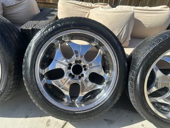 22’ UNIVERSAL 5 LUG RIMS W/tires