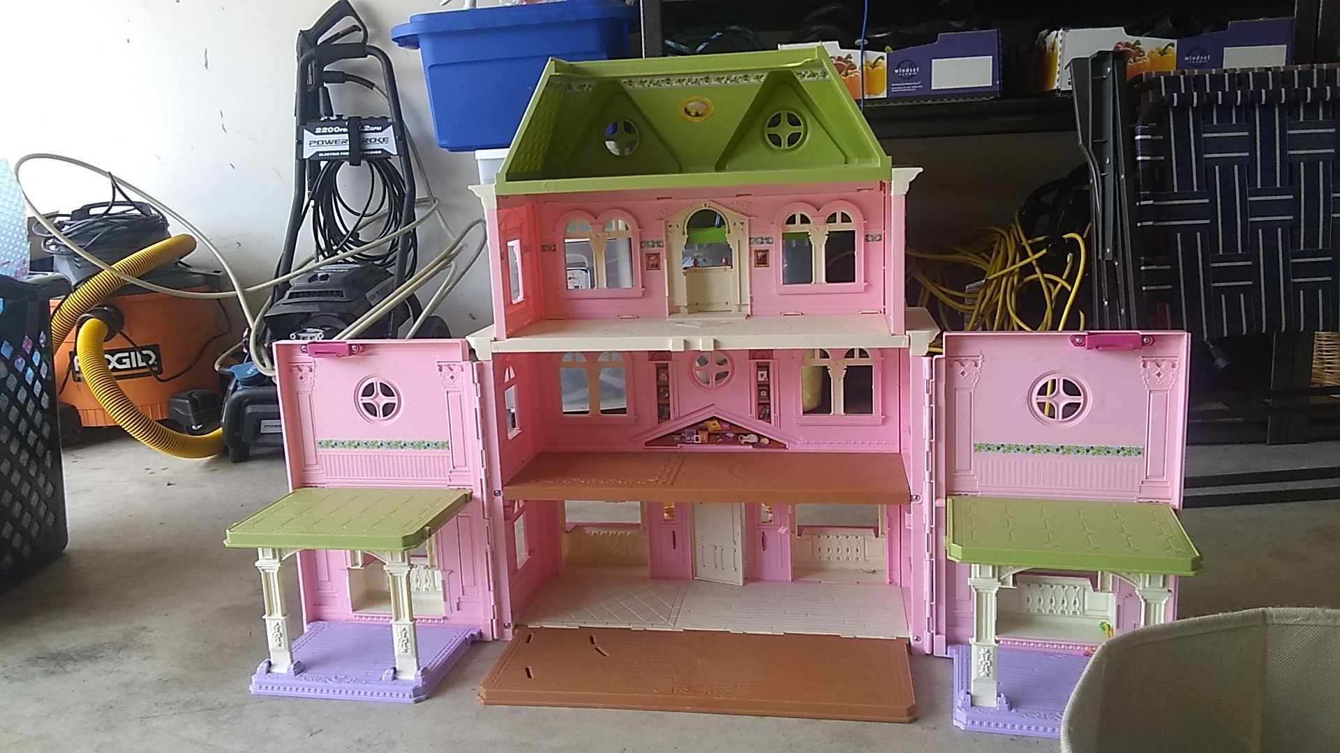 Doll house with toys and more