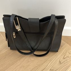 GUESS Vintage Black Leather Purse Handbag