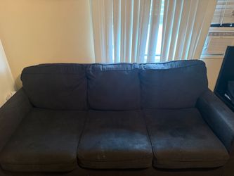 Couch with pull out bed