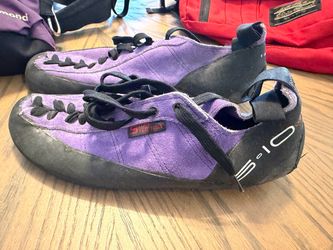 Wall climbing gear and shoe