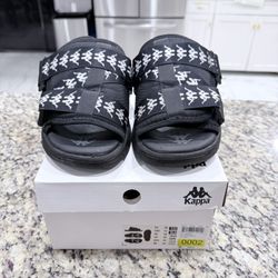 Black and White Kappa Slides Size 11