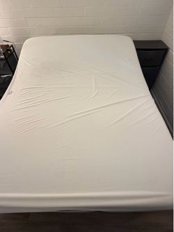 Queen mattress and adjustable frame 700