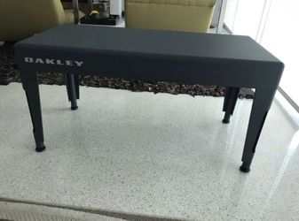 OAKLEY amazing steel table !! in great shape 44Lx21DX22.1/2H