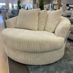 Lindyn Oversized Swivel Accent Chair 📌 Next Day Delivery 