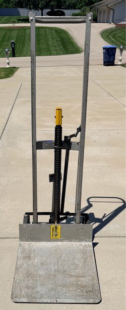 Wesco Manual Hydraulic Pedalift (400 lb Capacity) – Very Good Condition