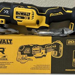 New Dewalt MULTI-TOOl XR 20/Volt (Included Contractor Bag and Accessories)  