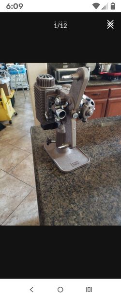 Vintage 1940s Revere 8mm Movie Projector With Case..120 FIRM