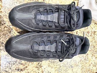 Nike air max shoes size 10