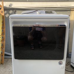 Maytag Gas Dryer – Excellent Condition!