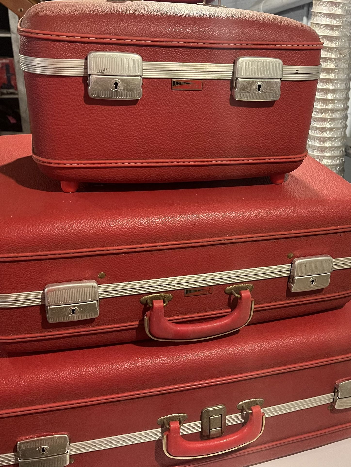 Price Reduced ! Vintage Luggage Set
