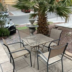 Outdoor Set Table Metal With Four Chairs, Good Condition Table H30 W 30 D30 free delivery