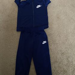 Nike Tracksuit Boys Size Small 4-5