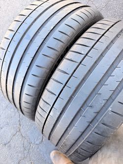 235/40R19 MICHELIN PILOT SPORT 4S