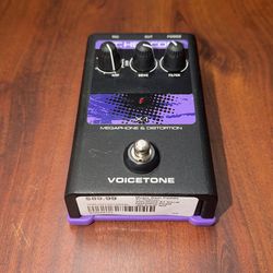 TC Helicon Voicetone X1 Vocal Distortion Pedal