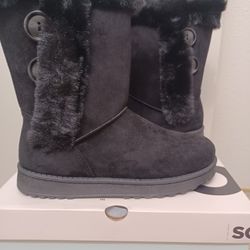 Black Winter Boots Size 7 $10.00