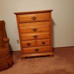 Dresser 