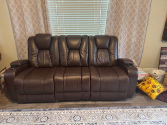 Reclining leather sofa/couch