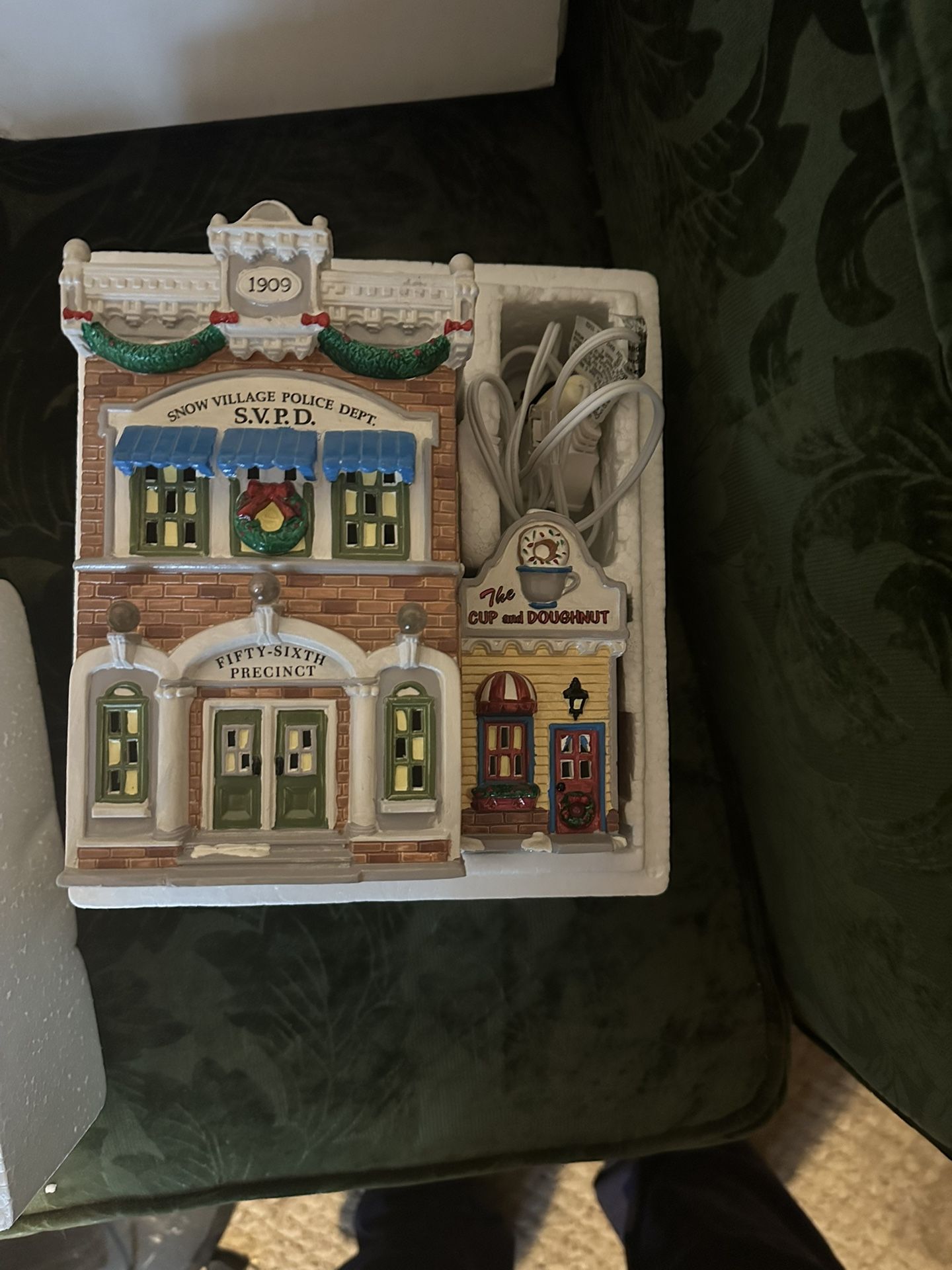 Department 56 Police Station