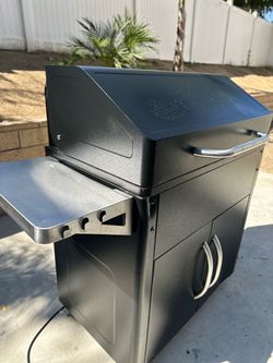 Traeger Smoker (works great)