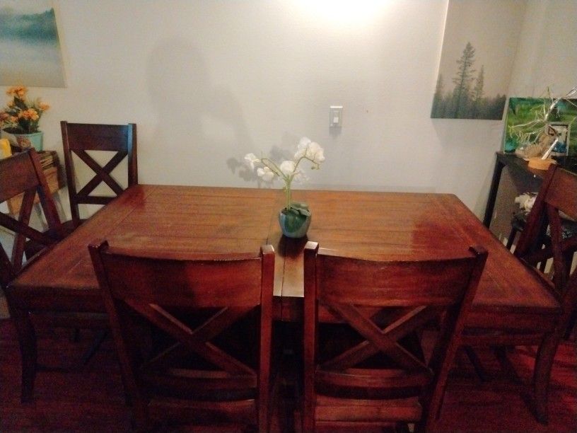 Solid Wood. Dining Table