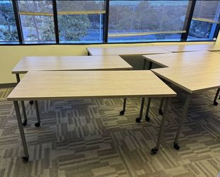 Knoll®️ Rolling Conference Table/ Work Station With Caster In Maple