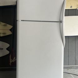 Fully Functional White Refrigerator Top Freezer