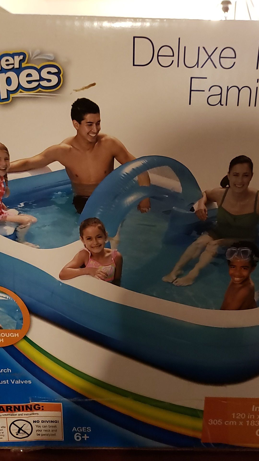 Deluxe frosted family pool