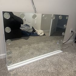 Hollywood Vanity Mirror with LED Lights & Bluetooth Speaker