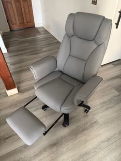 GYI Big and Tall Office Chair with Footrest - Gray