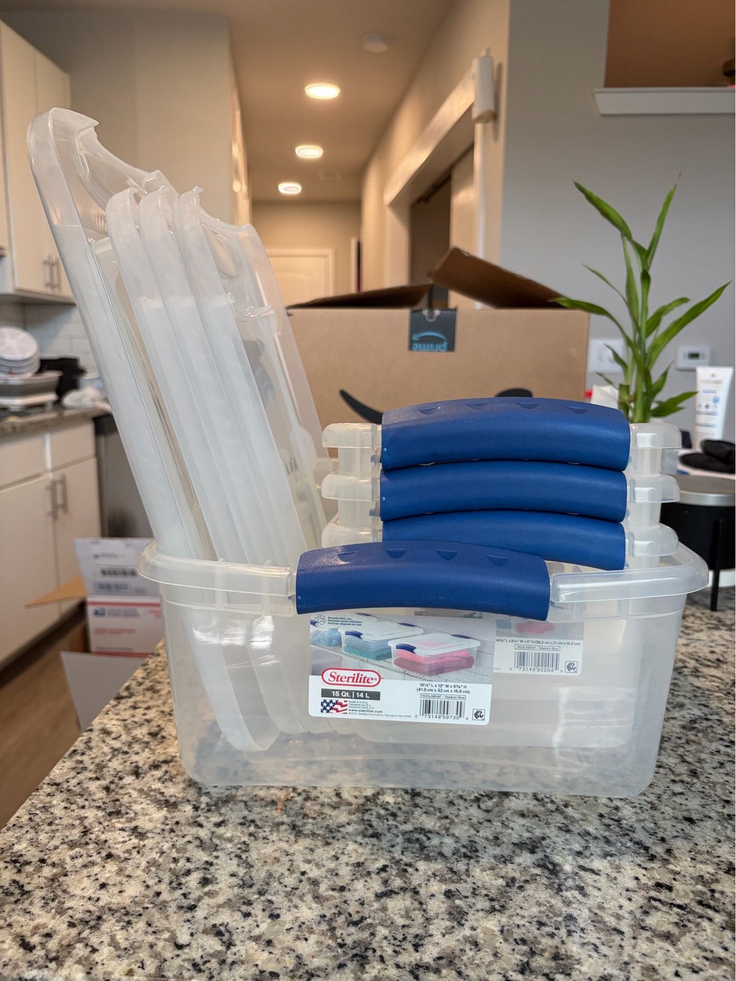 Plastic storage containers