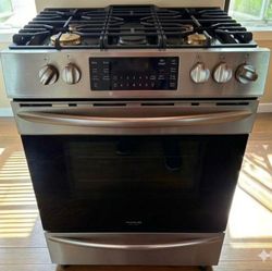 Frigidaire Gallery Gas Stove