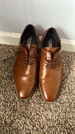 Men’s Van Heusen dress shoes 11
