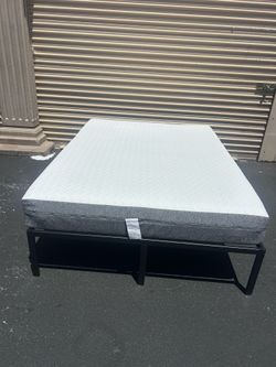 Full size bed