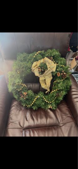 Artificial Christmas Wreath with Gold Accents