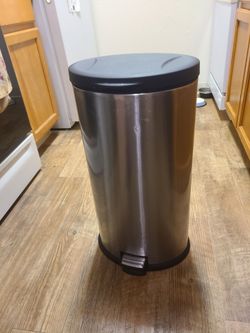 Step Peddle Aluminum Trash Can