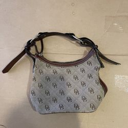 Dooney & Burke - Designer Women Handbag 