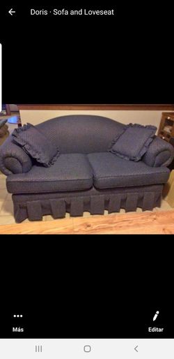 I have 2 couch for $225 good conditions use 6 montes