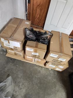 SHOP CLOSED MOTORCYCLE HEADLIGHTS BULT LOT