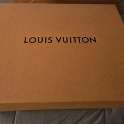  LV LOUIS VUITTON Grand Palais