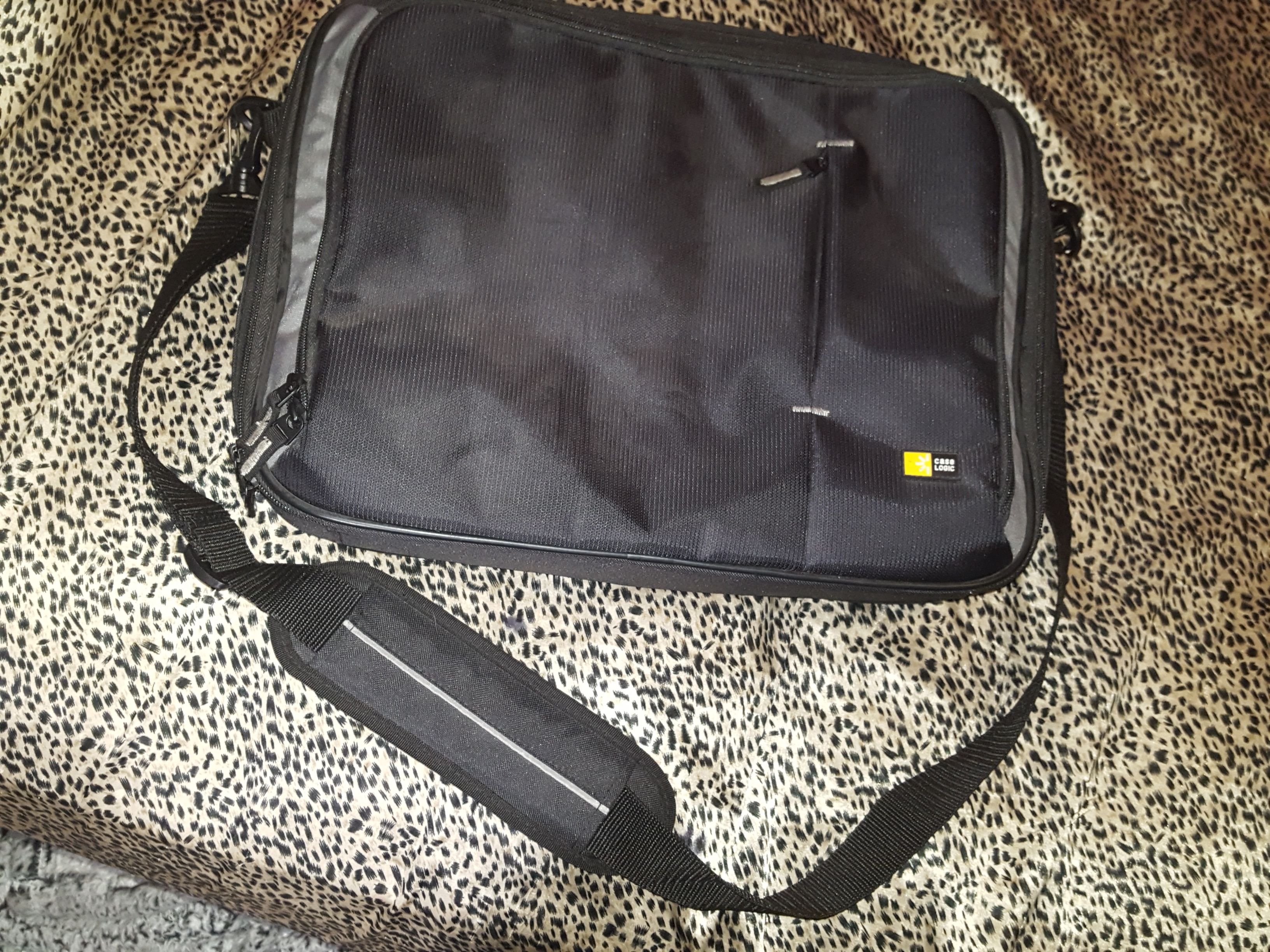 Case Logic Laptop Bag BRAND NEW *PLEASE read description!!