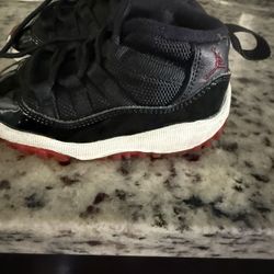 Zapatos Jordan De Niño Talla 5 Como Para un Niño De Un Año I Medio 