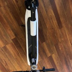 NIU KQi2 Pro Electric Scooter – 30 km/h, 40 km Range, Only 117 km Used