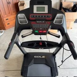 Sole F63 Folding Treadmill – Gently Used