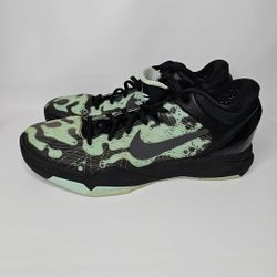 Nike Kobe Poison Dart Flog Size 11.5