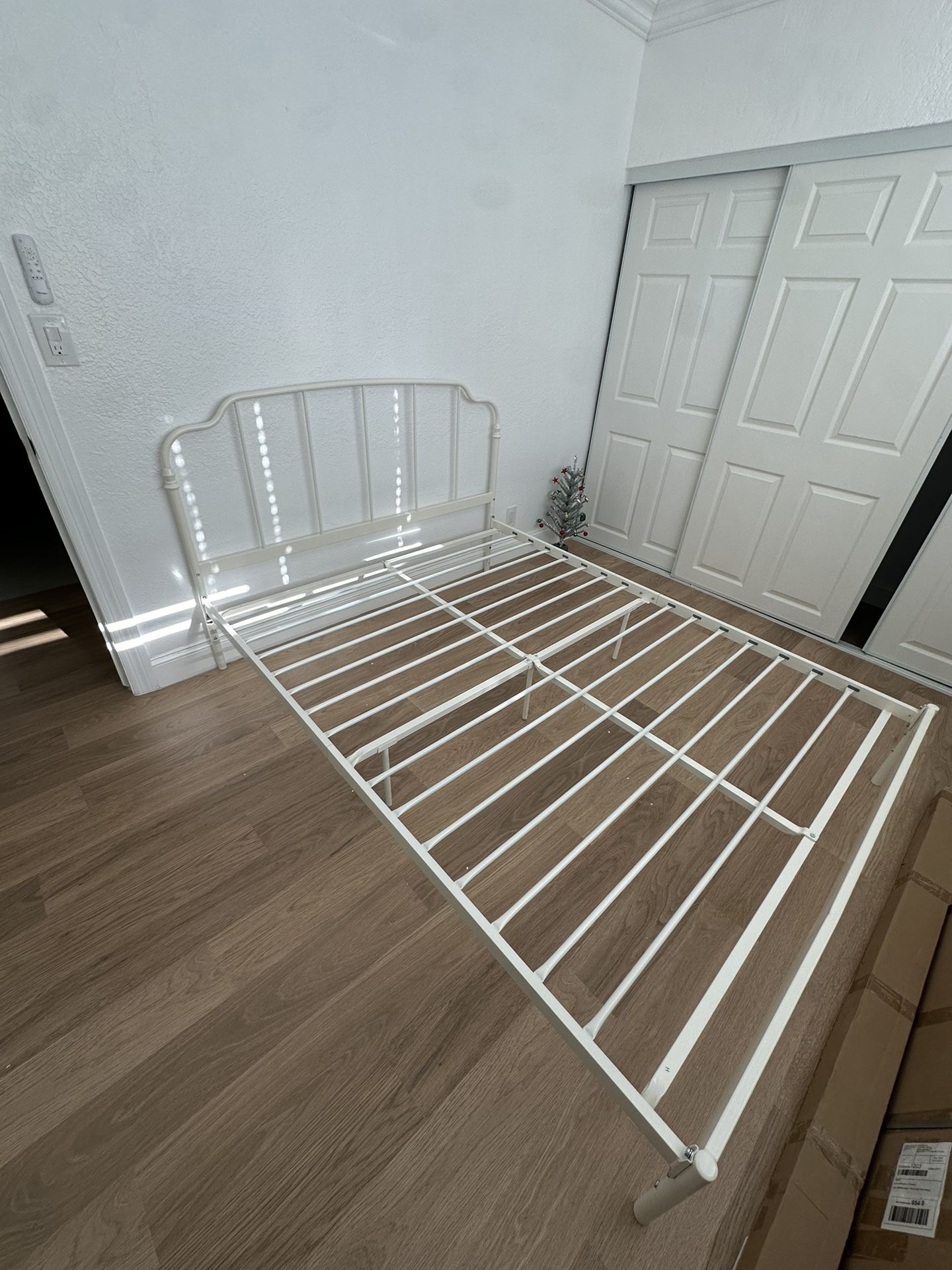 Like new Bed frame