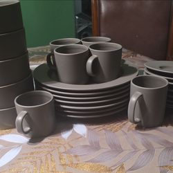 Calvin Klein dinner set