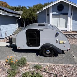 Travel Trailer, Teardrop, Silver shadow By Little Guy