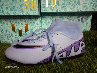 Soccer cleats us size 8.5