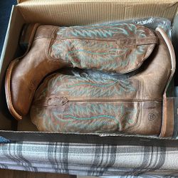 Almost New Boots Women (10) 